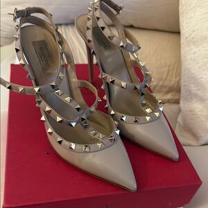 Valentino Garavani Rockstud Pumps - Gray